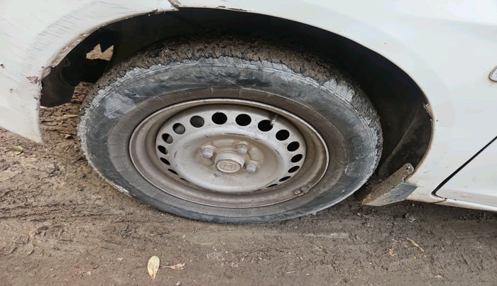 2013 Honda Brio E MT, Petrol, Manual, 70,061 km, tyre