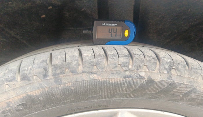 2014 Skoda Octavia AMBITION 2.0 TDI, Diesel, Manual, 80,316 km, tyre