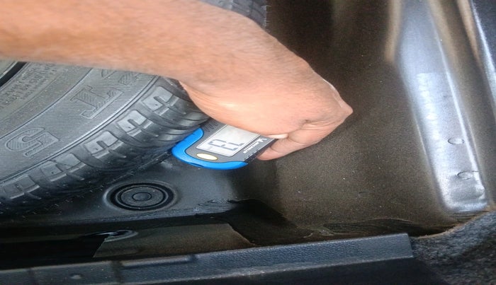 2014 Skoda Octavia AMBITION 2.0 TDI, Diesel, Manual, 80,316 km, tyre