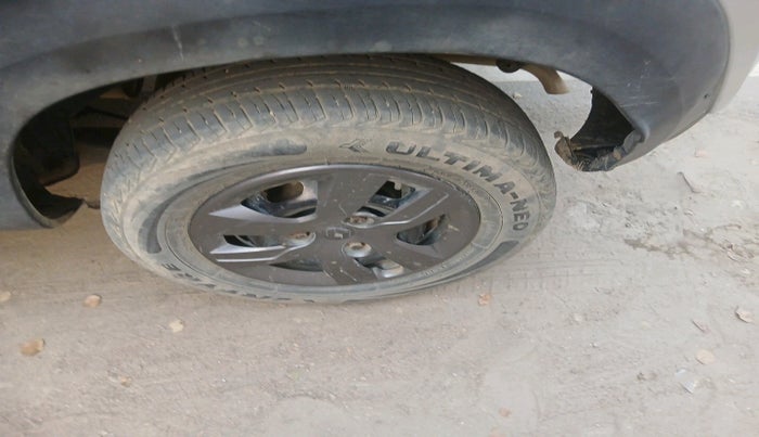 2017 Renault Kwid RXT 1.0, Petrol, Manual, 80,962 km, tyre