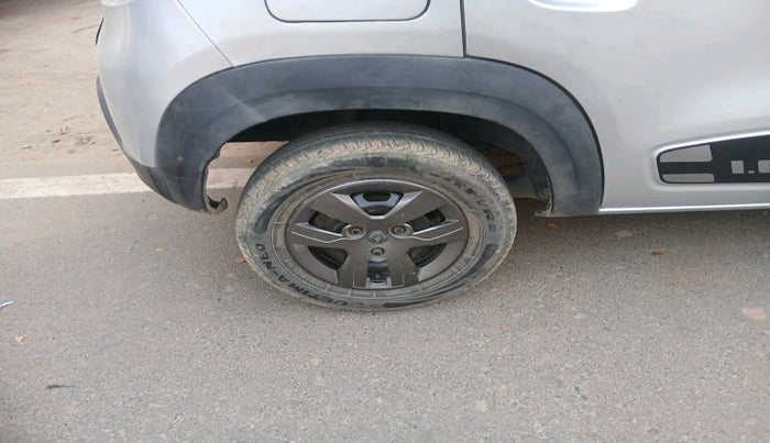 2017 Renault Kwid RXT 1.0, Petrol, Manual, 80,962 km, tyre