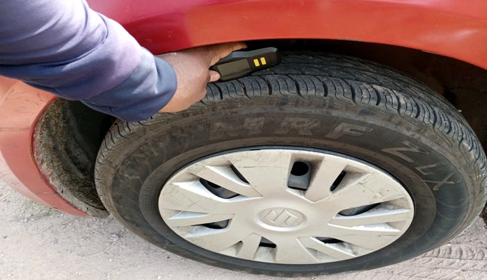 2014 Maruti Swift VXI, Petrol, Manual, 1,38,976 km, tyre