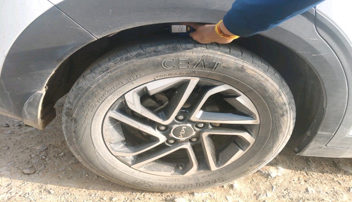 2022 KIA CARENS LUXURY PLUS 1.5 DIESEL 6 STR, Diesel, Manual, 92,714 km, tyre