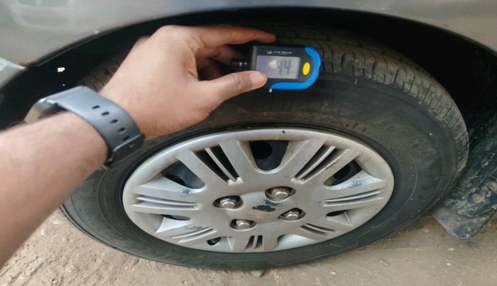 2011 Hyundai i10 SPORTZ 1.2 AT, Petrol, Automatic, 41,353 km, tyre