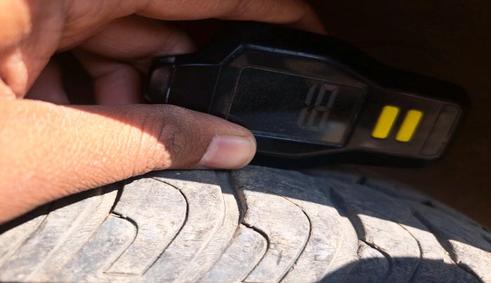 2011 Chevrolet Beat PS PETROL, Petrol, Manual, 67,783 km, tyre