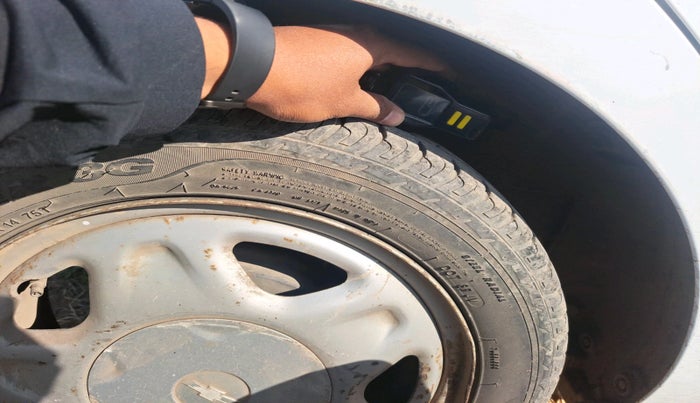 2011 Chevrolet Beat PS PETROL, Petrol, Manual, 67,783 km, tyre