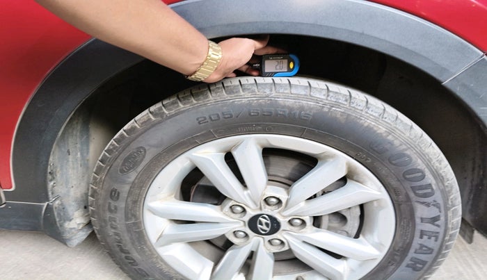 2016 Hyundai Creta SX PLUS 1.6 PETROL, Petrol, Manual, 92,419 km, tyre