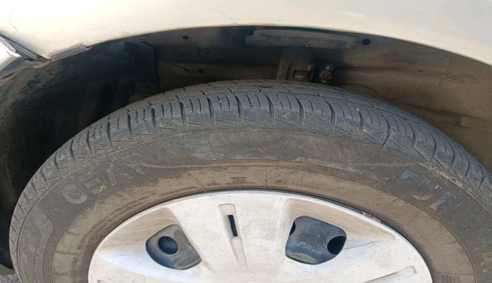 2013 Maruti Swift Dzire VXI, Petrol, Manual, 43,214 km, tyre