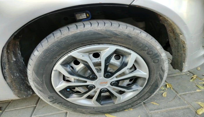 2014 Honda Amaze 1.2L I-VTEC E, Petrol, Manual, 1,44,338 km, tyre