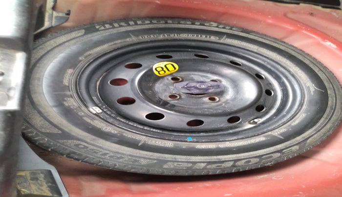 2018 Maruti Swift ZDI, Diesel, Manual, 2,02,243 km, tyre