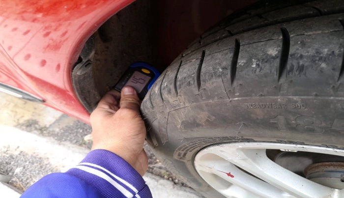 2018 Maruti Swift ZDI, Diesel, Manual, 2,02,243 km, tyre