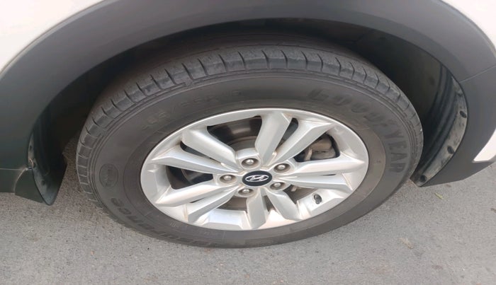 2017 Hyundai Creta SX PLUS 1.6 PETROL, Petrol, Manual, 52,970 km, tyre