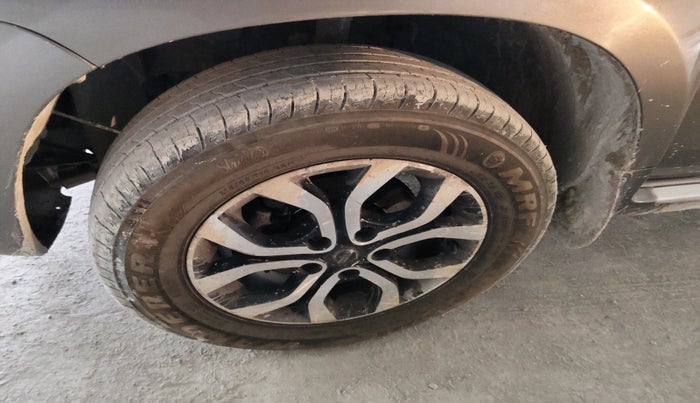 2016 Nissan Terrano XV D THP 110 PS, Diesel, Manual, 1,35,764 km, tyre