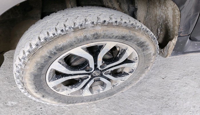 2016 Nissan Terrano XV D THP 110 PS, Diesel, Manual, 1,35,764 km, tyre