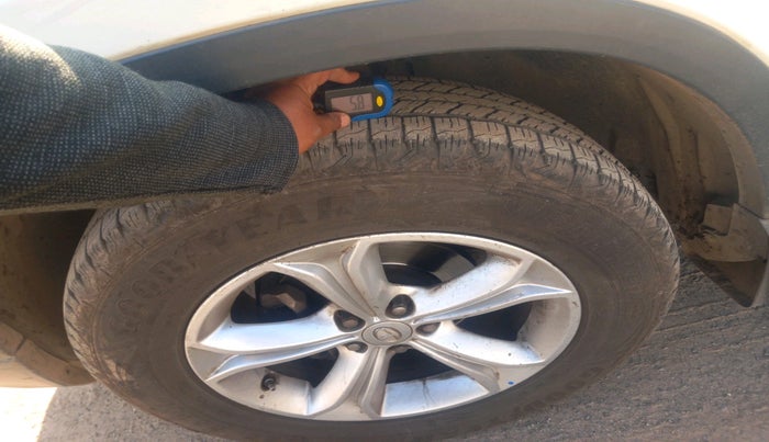 2019 Tata Harrier XZ 2.0L, Diesel, Manual, 1,10,914 km, tyre