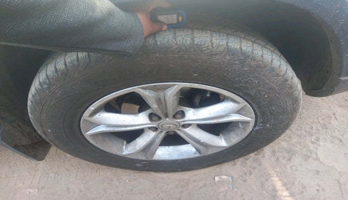 2019 Tata Harrier XZ 2.0L, Diesel, Manual, 1,10,914 km, tyre