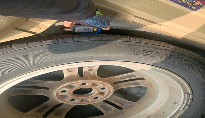 2012 Honda CRV 2.4L 2WD AT, Petrol, Automatic, 1,52,430 km, tyre