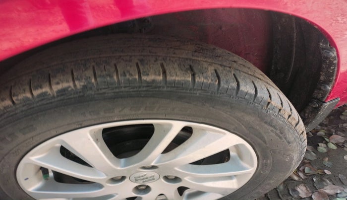 2013 Maruti Swift ZXI, Petrol, Manual, 32,391 km, tyre