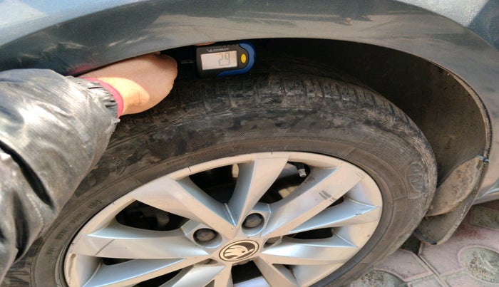 2018 Skoda Octavia L&K 1.8 TSI AT, Petrol, Automatic, 1,11,491 km, tyre