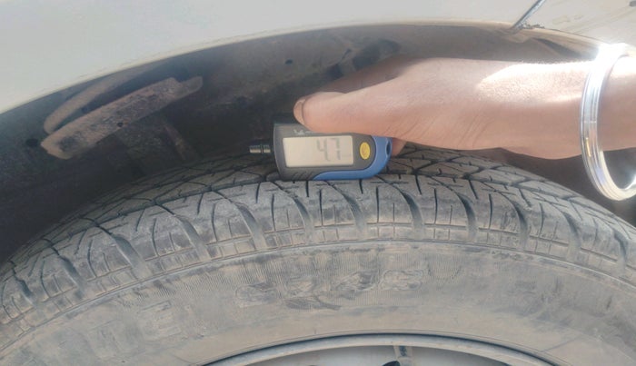 2016 Maruti Swift LXI (O), Petrol, Manual, 24,608 km, tyre