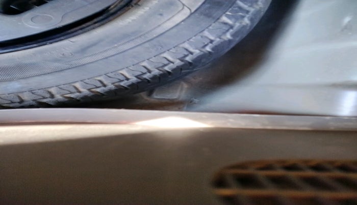 2012 Hyundai i10 MAGNA 1.1, Petrol, Manual, 9,49,552 km, tyre