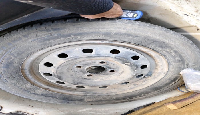 2013 Maruti Swift Dzire VDI, Diesel, Manual, 86,930 km, tyre