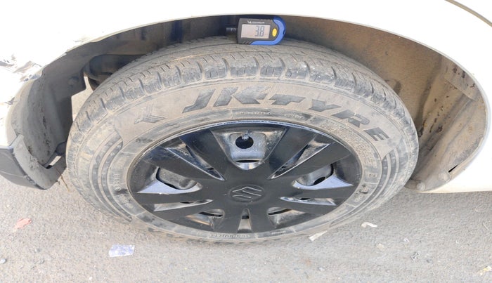 2013 Maruti Swift Dzire VDI, Diesel, Manual, 86,930 km, tyre