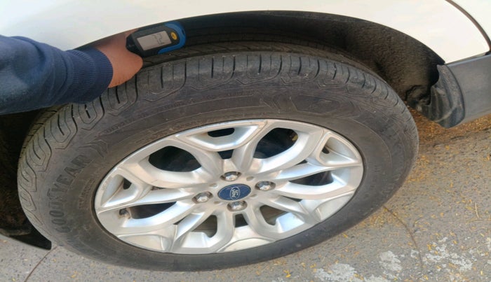 2014 Ford Ecosport TITANIUM 1.0L ECOBOOST, Petrol, Manual, 71,643 km, tyre