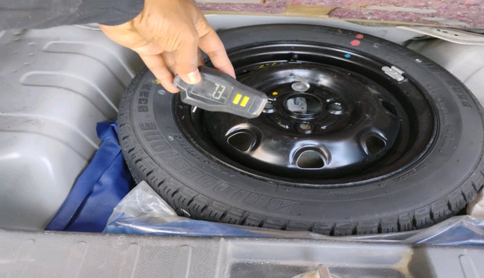 2016 Maruti Alto K10 VXI, Petrol, Manual, 30,707 km, tyre