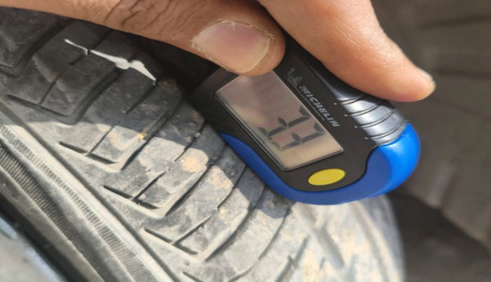 2015 Maruti Wagon R 1.0 LXI, Petrol, Manual, 1,50,394 km, tyre