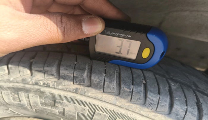 2015 Maruti Wagon R 1.0 LXI, Petrol, Manual, 1,50,394 km, tyre