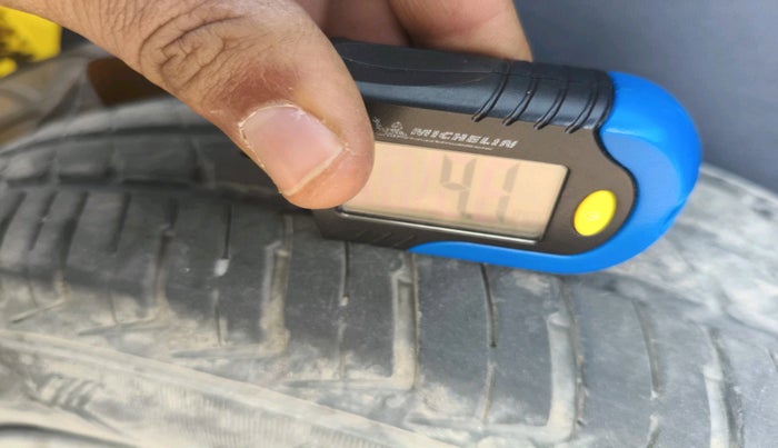 2015 Maruti Wagon R 1.0 LXI, Petrol, Manual, 1,50,394 km, tyre