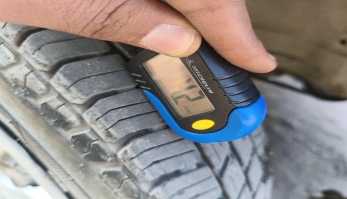 2015 Maruti Wagon R 1.0 LXI, Petrol, Manual, 1,50,394 km, tyre