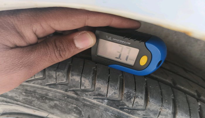 2015 Maruti Wagon R 1.0 LXI, Petrol, Manual, 1,50,394 km, tyre