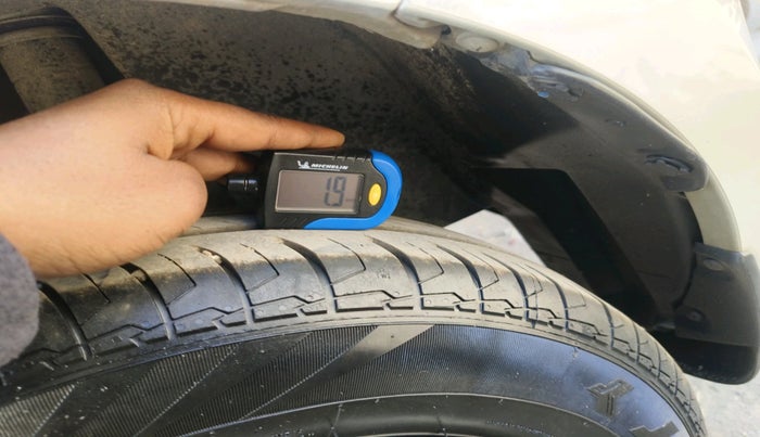 2023 Maruti Swift VXI, Petrol, Manual, 19,996 km, tyre