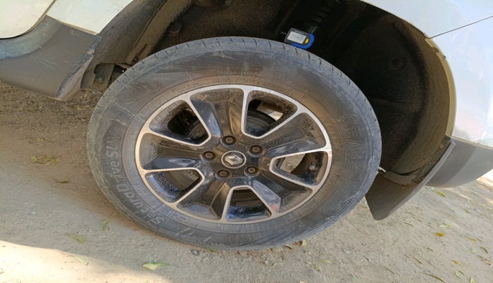 2017 Renault Duster 110 PS RXZ DIESEL, Diesel, Manual, 1,50,539 km, tyre