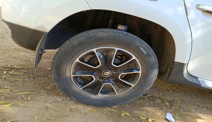 2017 Renault Duster 110 PS RXZ DIESEL, Diesel, Manual, 1,50,539 km, tyre