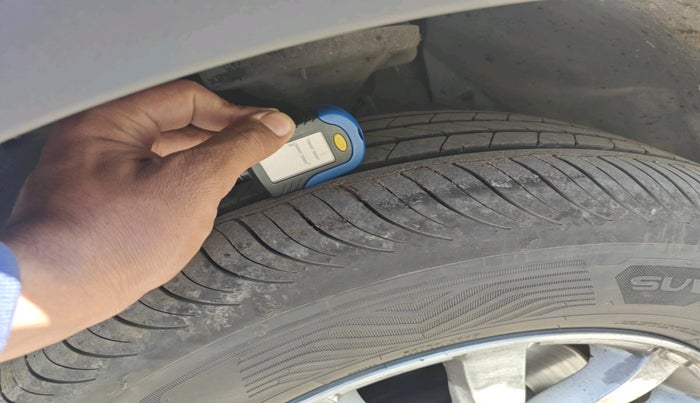 2015 Mahindra XUV500 W10, Diesel, Manual, 42,473 km, tyre