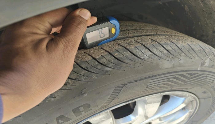 2015 Mahindra XUV500 W10, Diesel, Manual, 42,473 km, tyre