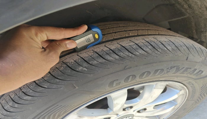 2015 Mahindra XUV500 W10, Diesel, Manual, 42,473 km, tyre