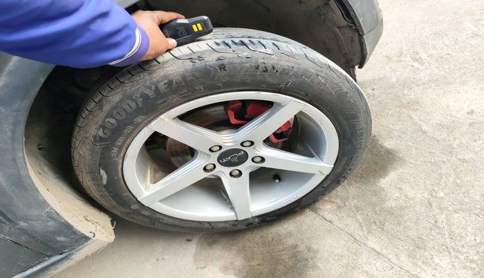 2024 Tata NEXON Pure S 1.2 iCNG, Petrol, Manual, 23,504 km, tyre