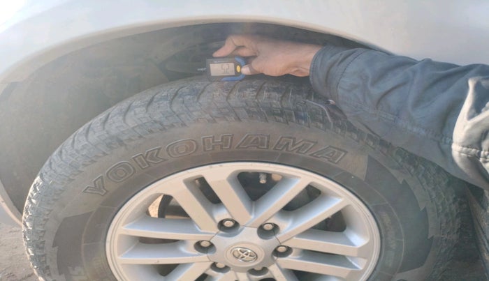 2013 Toyota Fortuner 3.0 4X4 MT, Diesel, Manual, 1,65,581 km, tyre