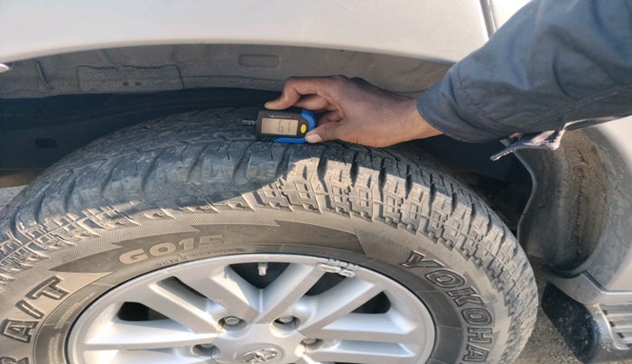 2013 Toyota Fortuner 3.0 4X4 MT, Diesel, Manual, 1,65,581 km, tyre