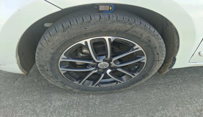 2018 Maruti Dzire VXI AMT, Petrol, Automatic, 68,604 km, tyre