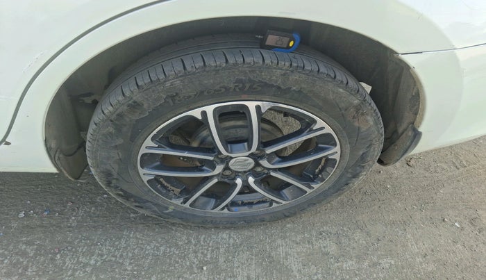 2018 Maruti Dzire VXI AMT, Petrol, Automatic, 68,604 km, tyre