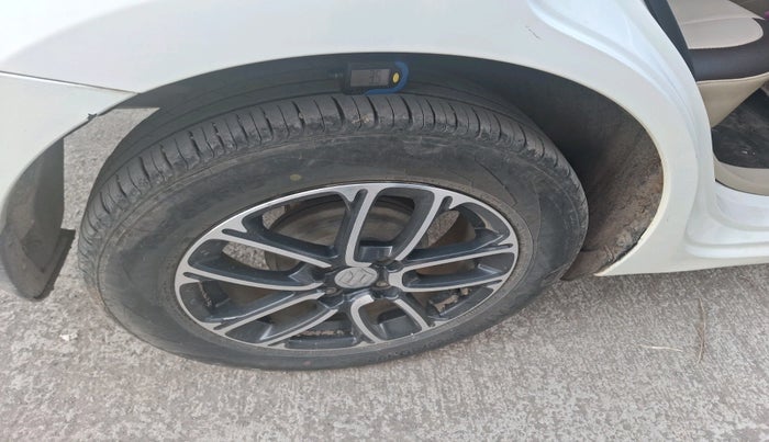 2018 Maruti Dzire VXI AMT, Petrol, Automatic, 68,604 km, tyre