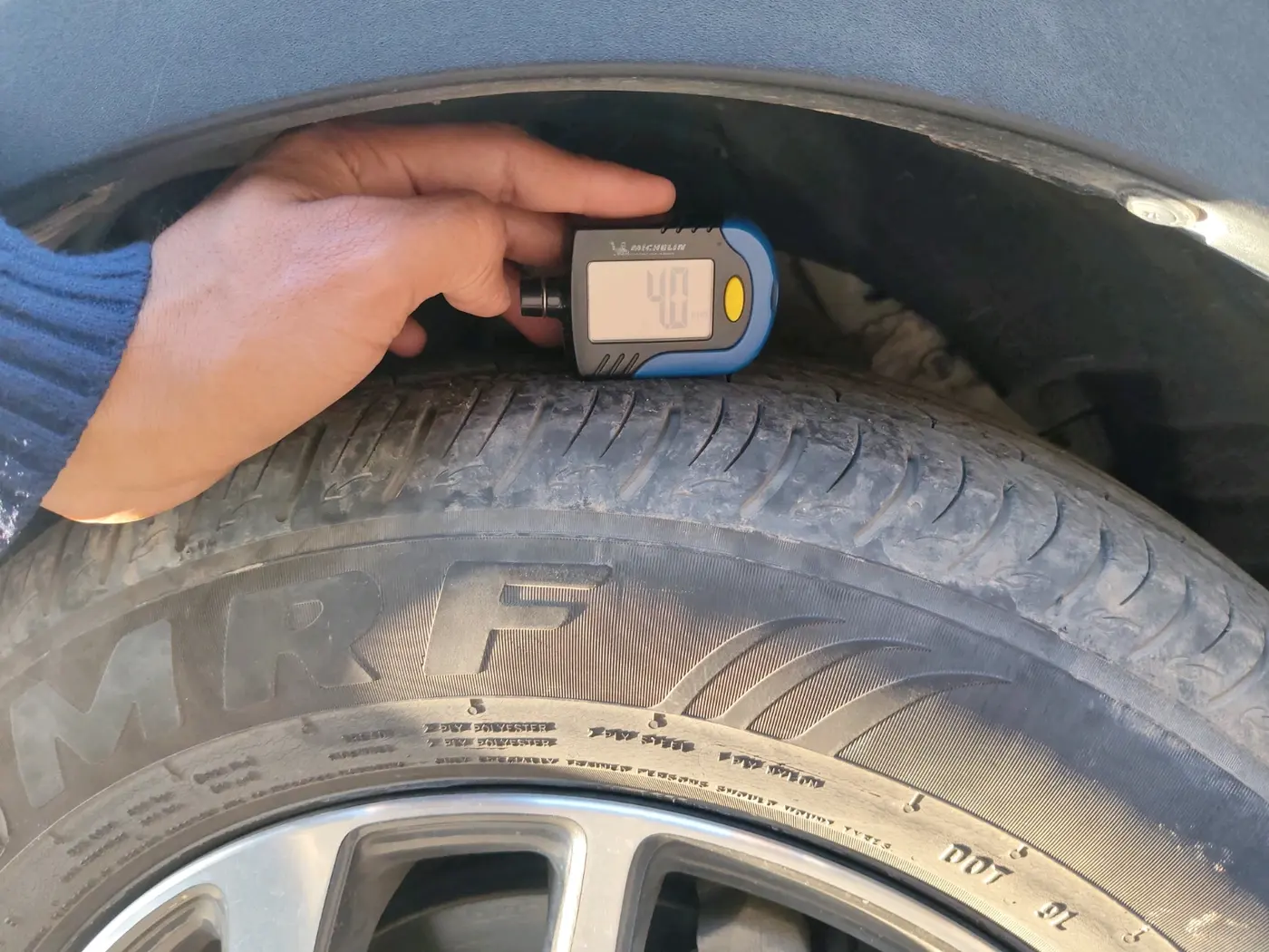 2022 Mahindra XUV300 W8 (O) 1.2 PETROL AMT, Petrol, Automatic, 23,172 km, tyre