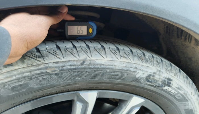 2025 Mahindra XUV700 AX 7 LUXURY D AT 7 STR, Diesel, Automatic, 39,078 km, tyre