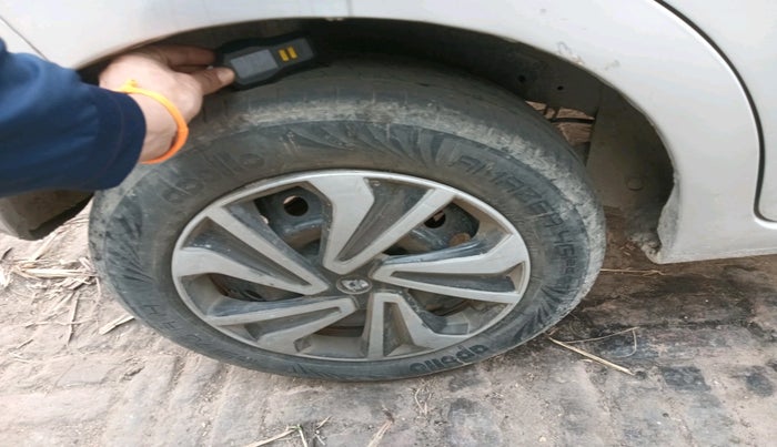 2014 Maruti Celerio VXI CNG, Petrol, Manual, 82,765 km, tyre