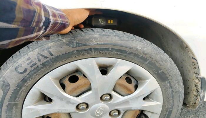 2014 Hyundai Grand i10 SPORTZ 1.2 KAPPA VTVT, Petrol, Manual, 1,36,224 km, tyre